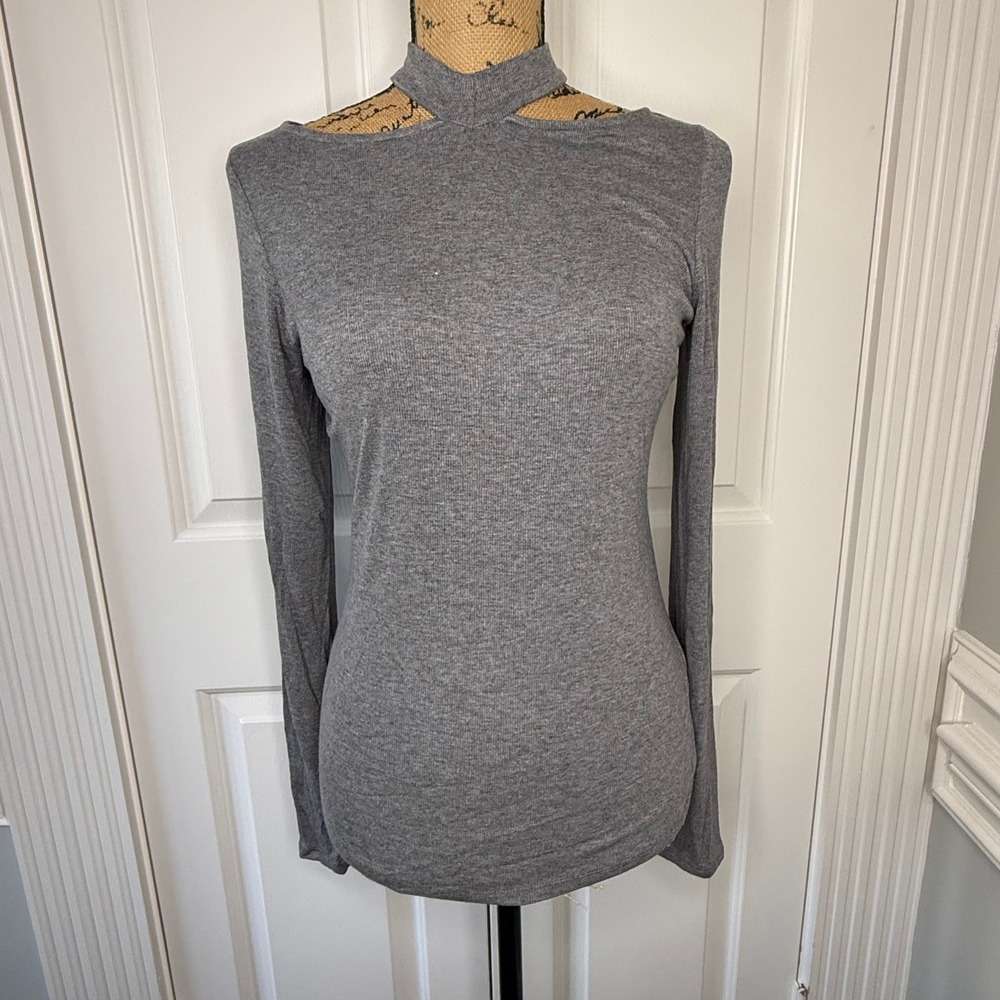 GUESS Grey Ribbed Mock Neck Cutout Long Sleeve Top Women's Size M